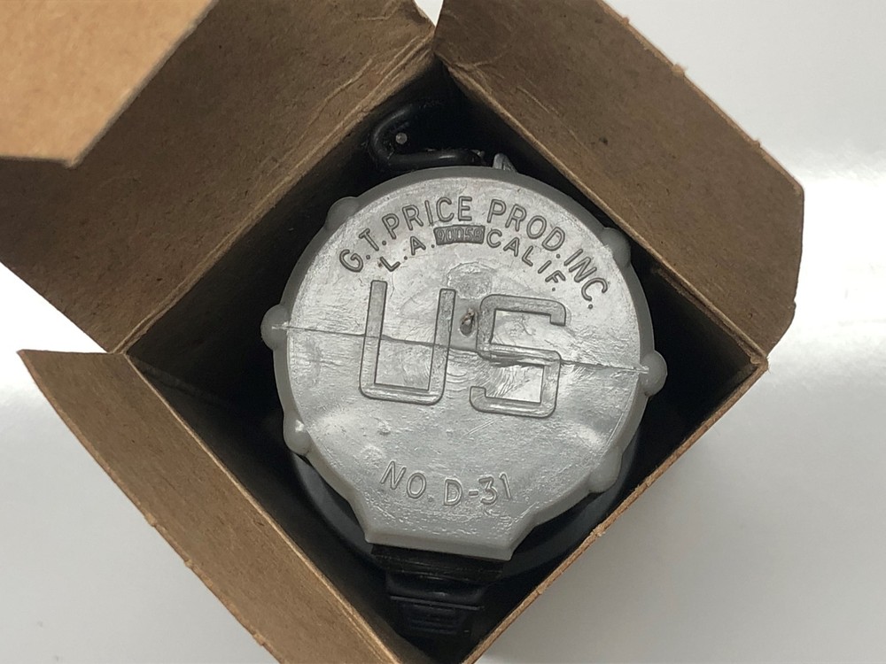 GREEN D-31 DISTRESS MARKER LIGHT