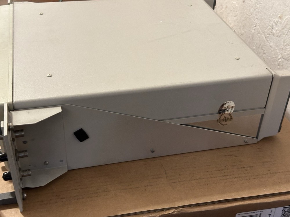 FLUKE PM3057 Combiscope Analog Oscilloscope 60MHz - POWERS UP, UNTESTED