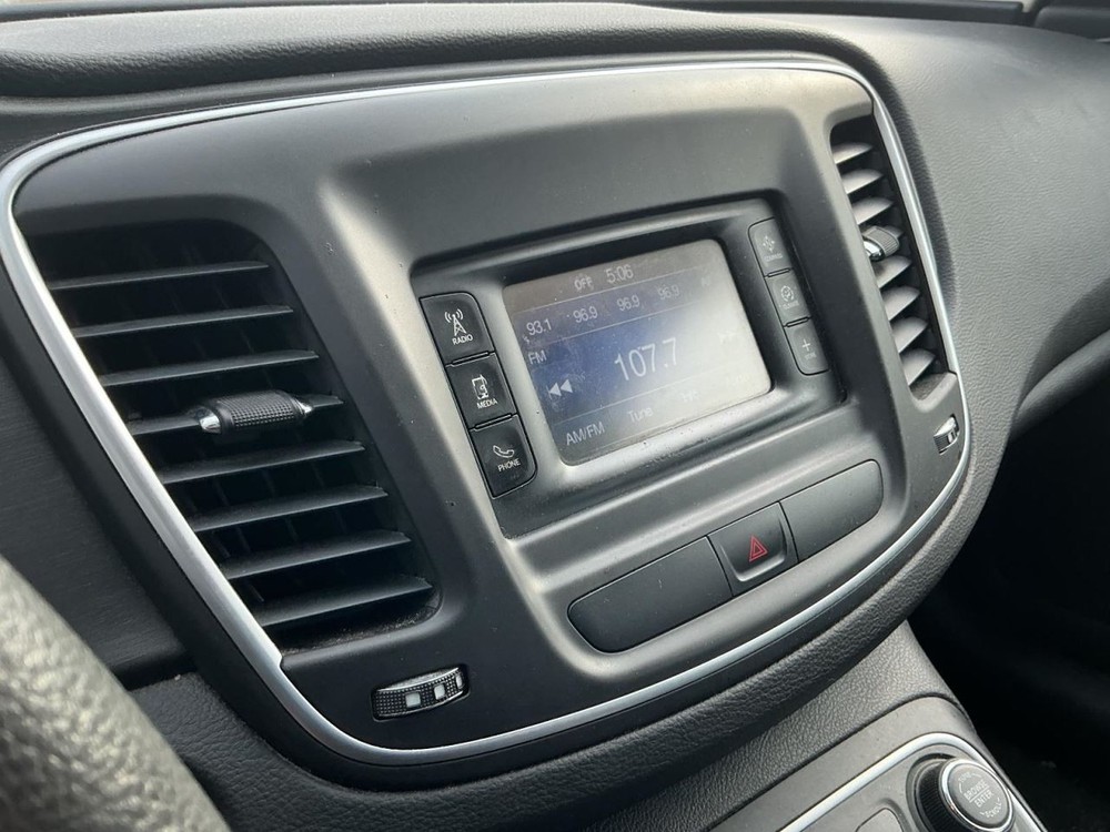 200 2015 Glove Box 4985095
