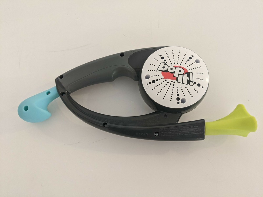 Bop It Shout 2015 Hasbro Handheld Electronic Talking Reflex Game - Tested Works