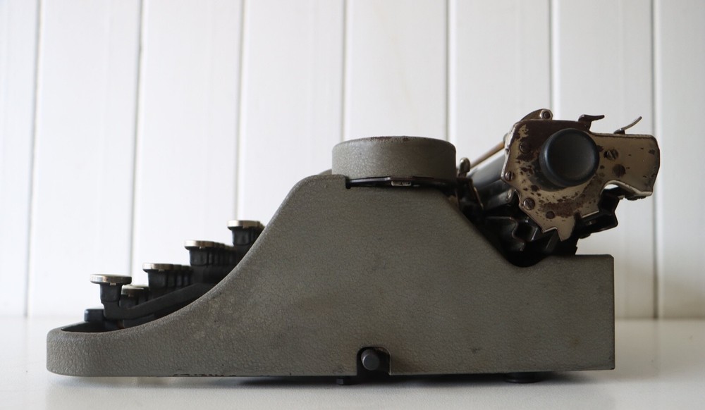 Antique Underwood Portable - Typewriter - Excellent Working Order!
