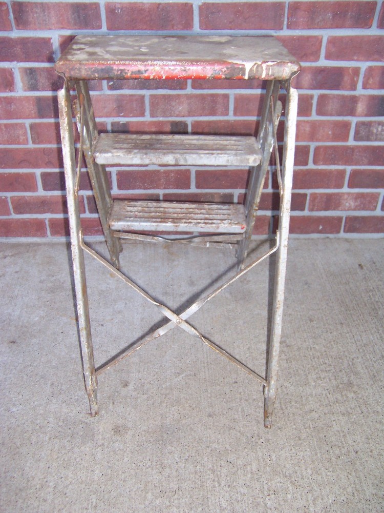 VINTAGE METAL 2 STEP FOLDING STEP STOOL LADDER ..