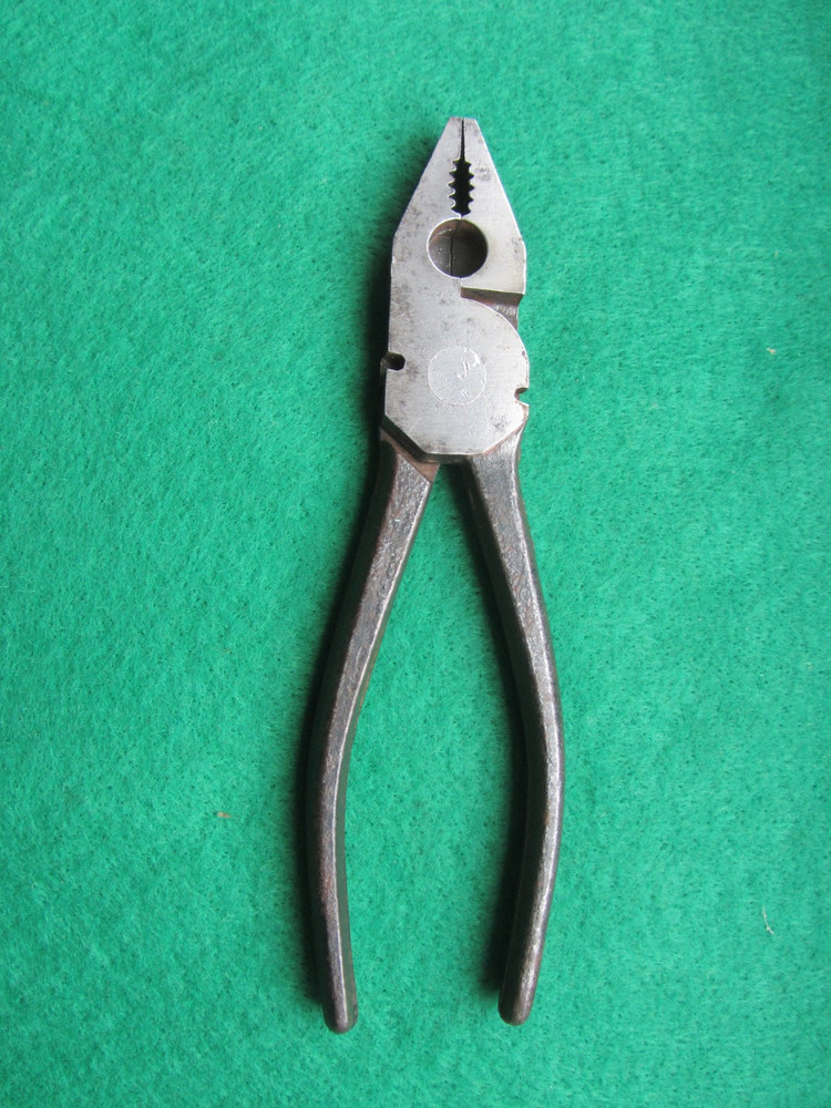 Vintage Round Hole Pliers – 6¼” Long
