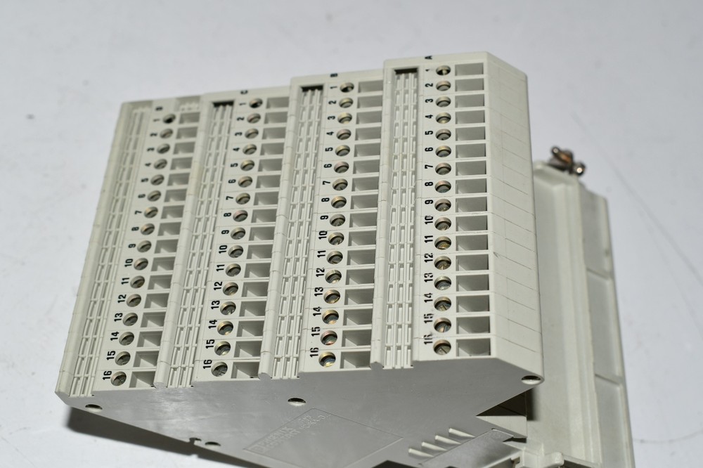 NEW Phoenix Contact Typ D-HC-KA-D Contact Insert