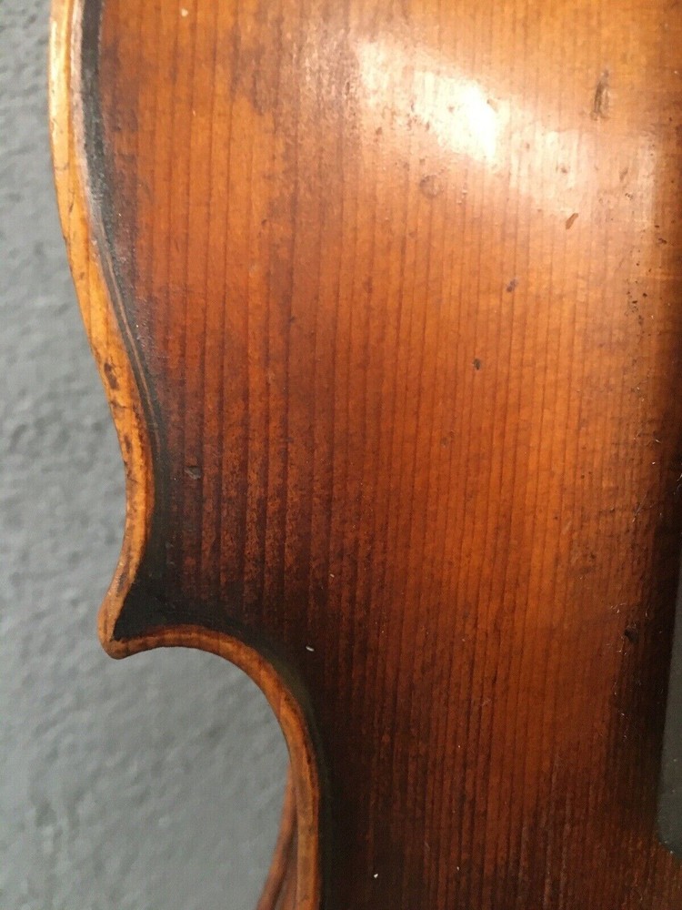 A Beautiful Antique Violin, Early 20th Century