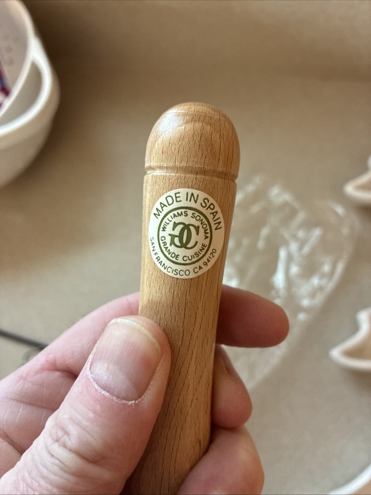 WILLIAMS SOMOMA 7 PIECE CHRISTMAS Tree BAKEWARE SET