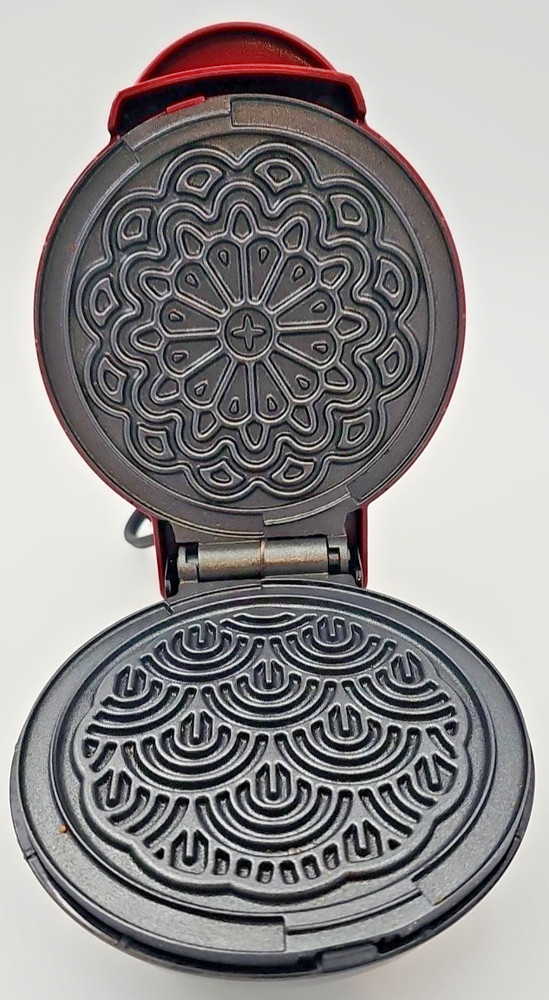 Dash Mini Pizzelle Maker, Used