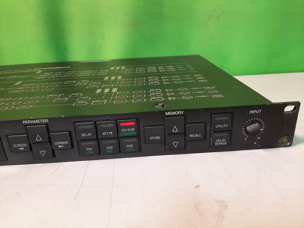 Yamaha D1030 Digital Audio Delay, Parametric Equalizer, Crossover