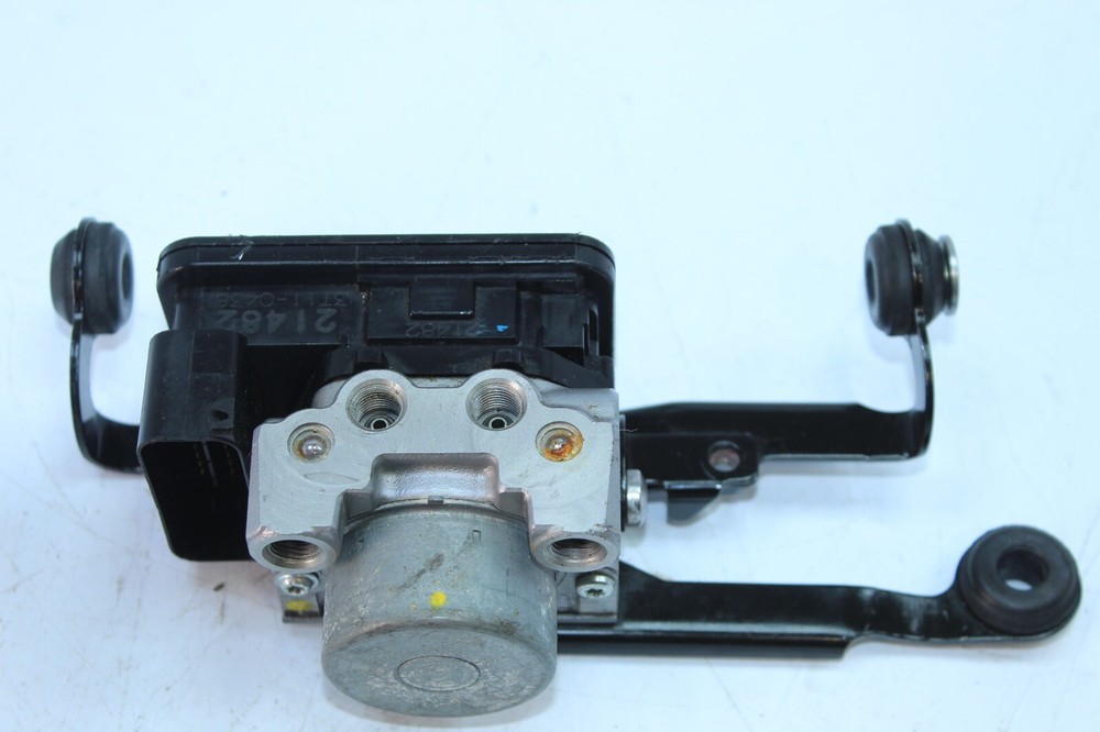 2014 TRIUMPH SPEED TRIPLE ABS PUMP UNIT MODULE  T2024104
