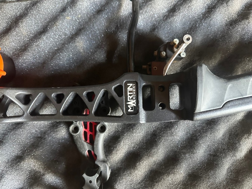 Martin HTR-32 compound bow