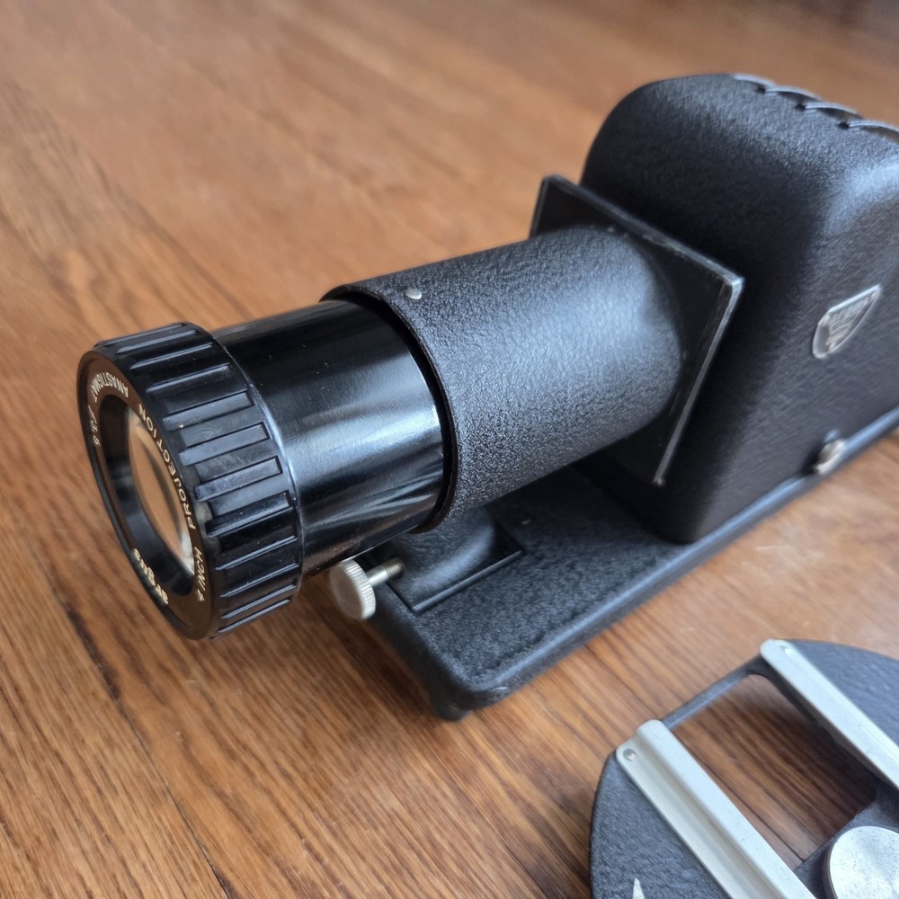 Vintage ARGUS Slide Projector with Case, works