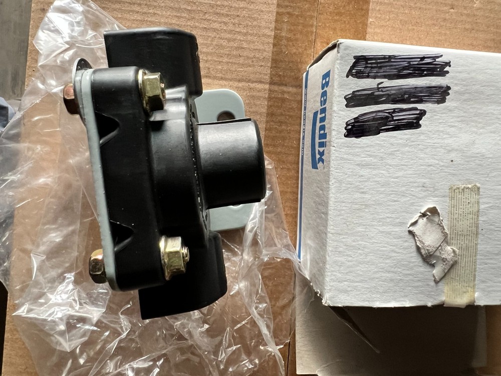 GENUINE BENDIX QUICK RELEASE VALVE 802741