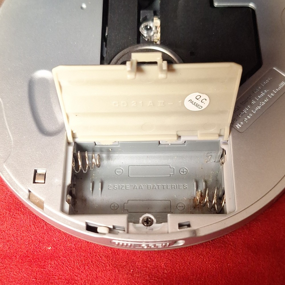 Durabrand CD-85 Programmable CD Player Blue Bass Boost ESP Anti-Skip LCD