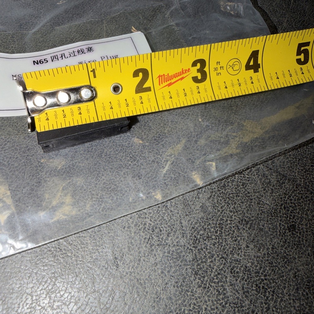 NAVEE N65 FOUR HOLE WIRE PLUG 40020100000079