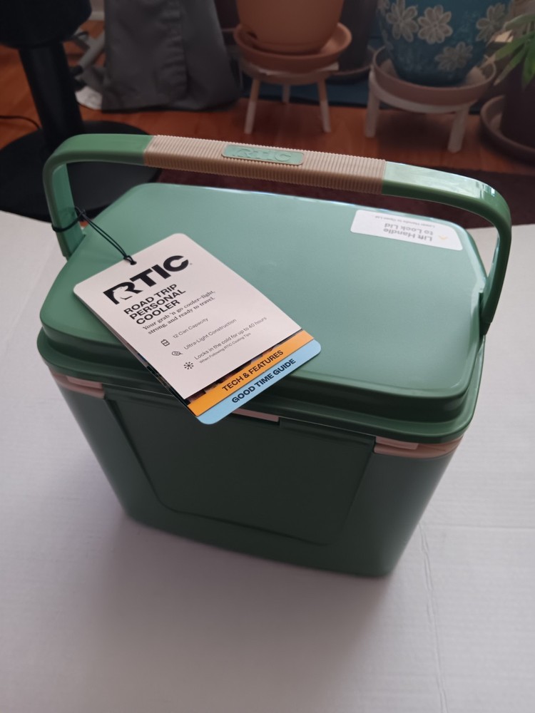 RTIC rroad trip personal cooler, 12 can