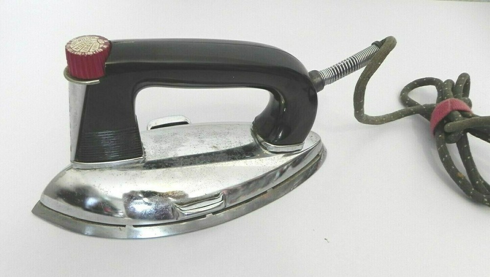 Fostoria Antique Corded Iron Model 1BB *Works*