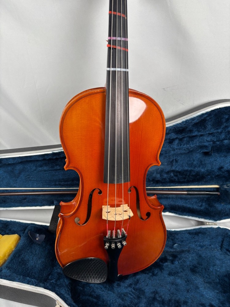 Full sized Violin
