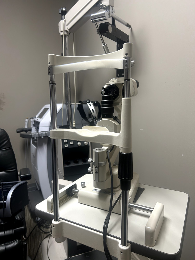 Reliance Optometry Stand and TopCon Slit Lamp Bundle