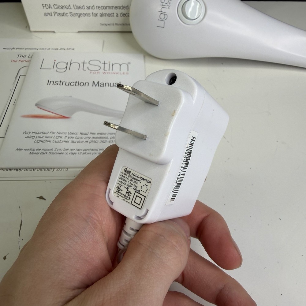 LightStim for Wrinkles LED Light Therapy w/ Power Adapter - Works