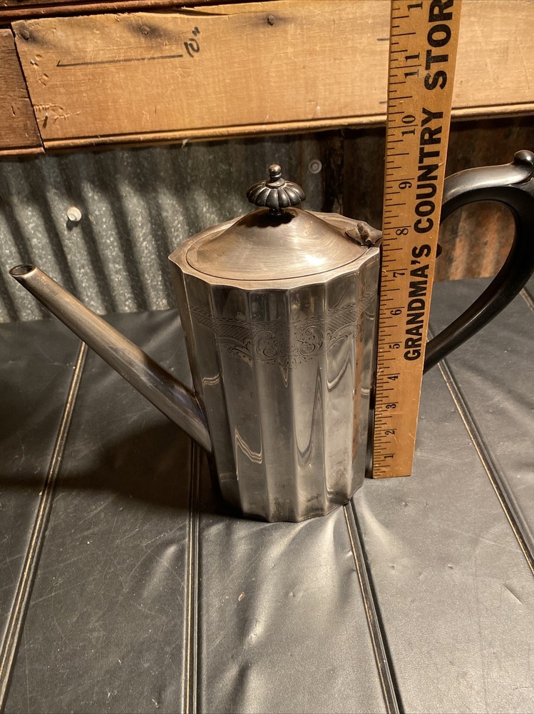 LUNT Silver Plate Coffee / Tea Pot Creamer Sugar Set 100-E