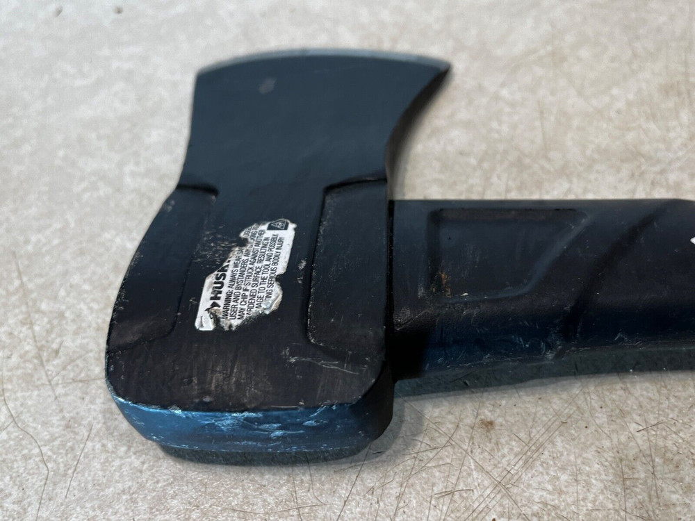 HUSKY 1.25 LB CAMP AXE