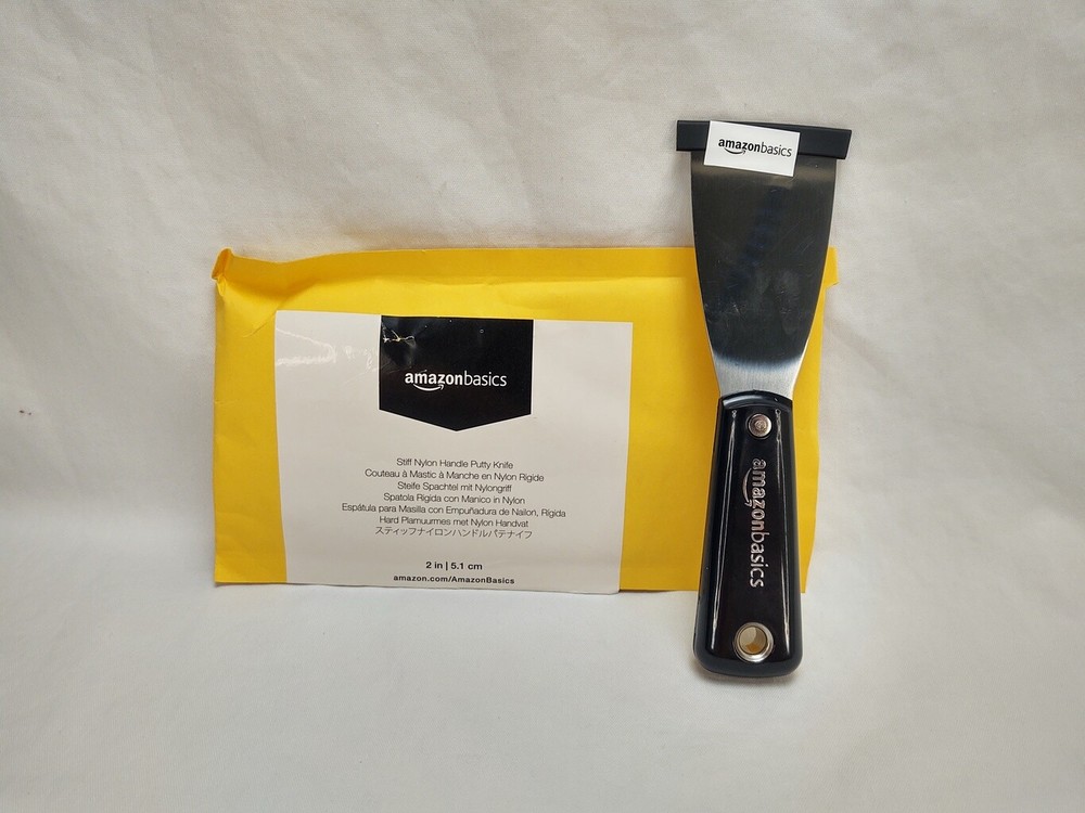 Amazon Basics 2" Flex Nylon Handle Putty Knife