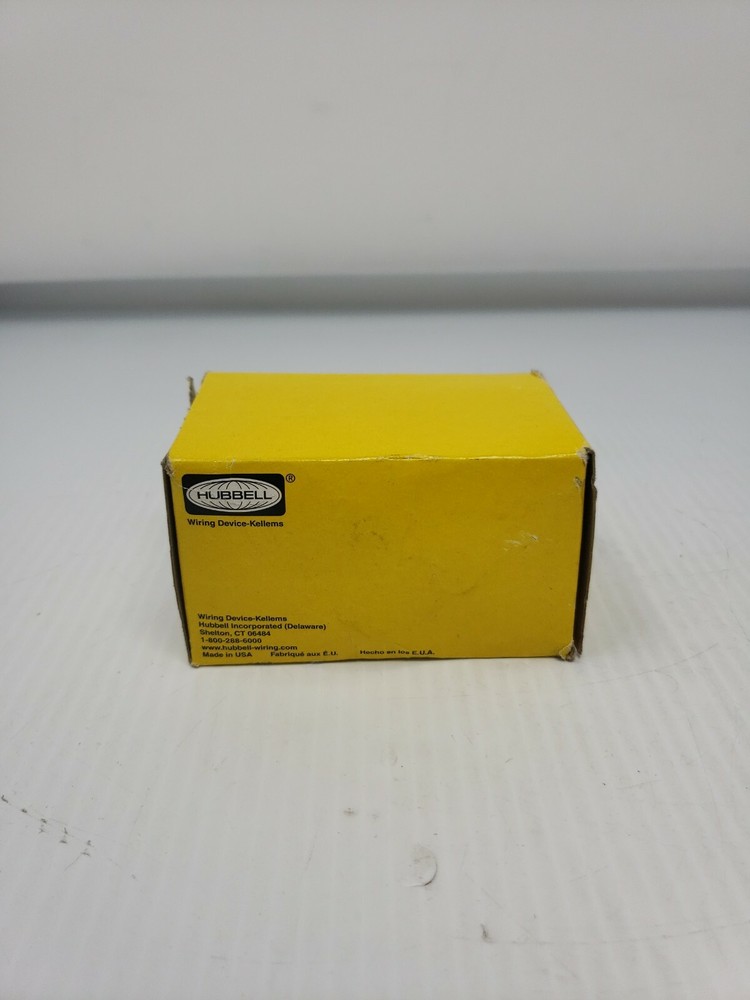 Hubbell HBL9330 Flush Mount