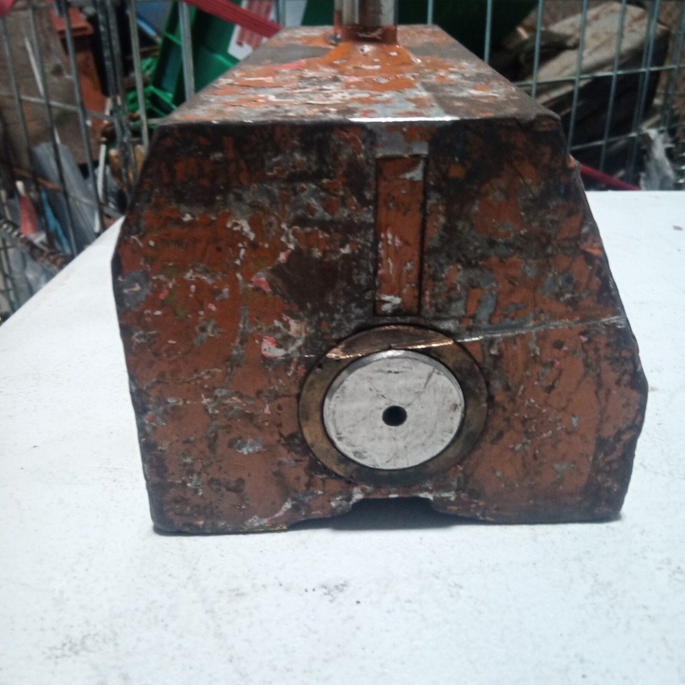 Walker NEO 1000 Lifting Magnet - Up to 2200LBS, Needs Handle