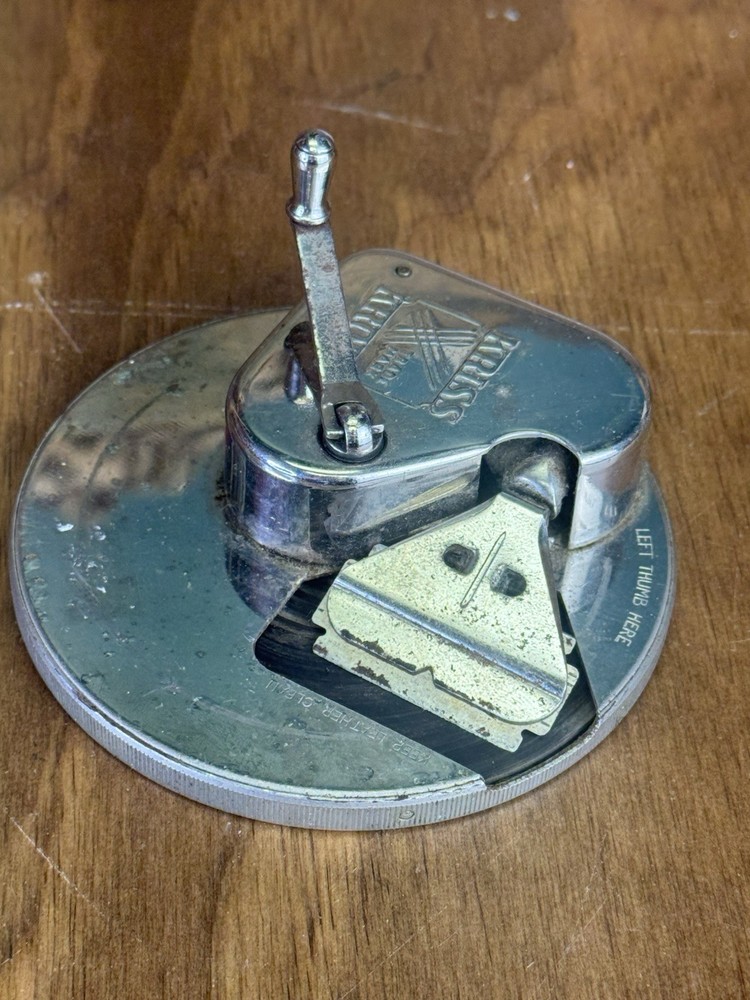 Vintage Kriss Kross Razor Blade Sharpener