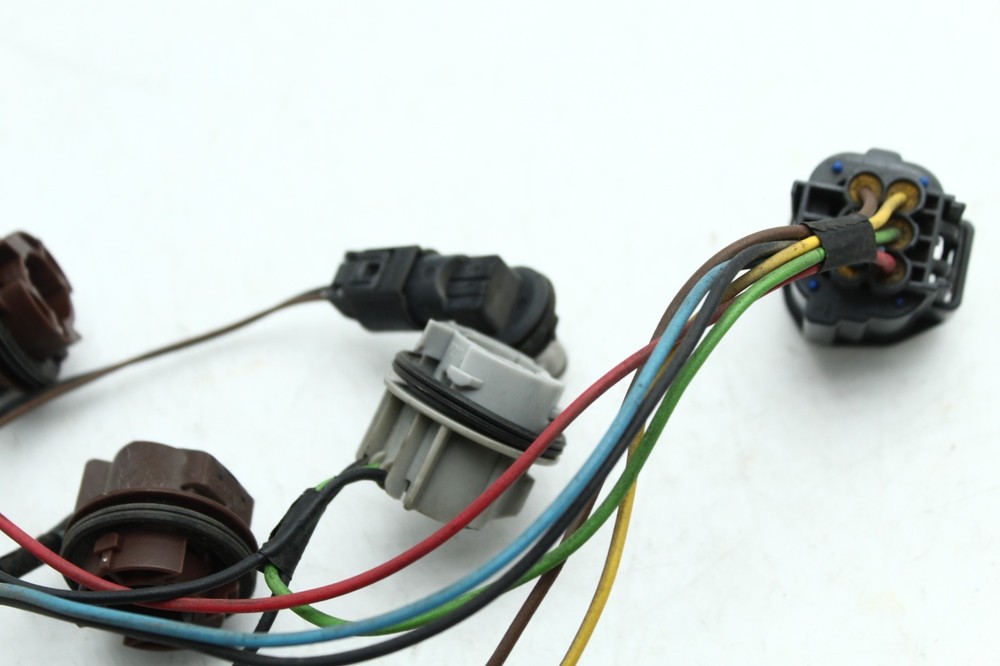 2006-2009 LAND RANGE ROVER REAR TAIL LIGHT BULB SOCKET WIRE HARNESS H2404