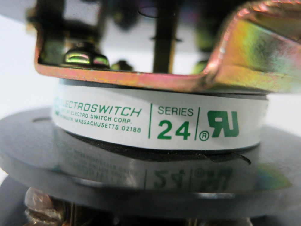 Electroswitch 2407C WATT/VAR Select 3 Position Selector Rotary Switch Series 24