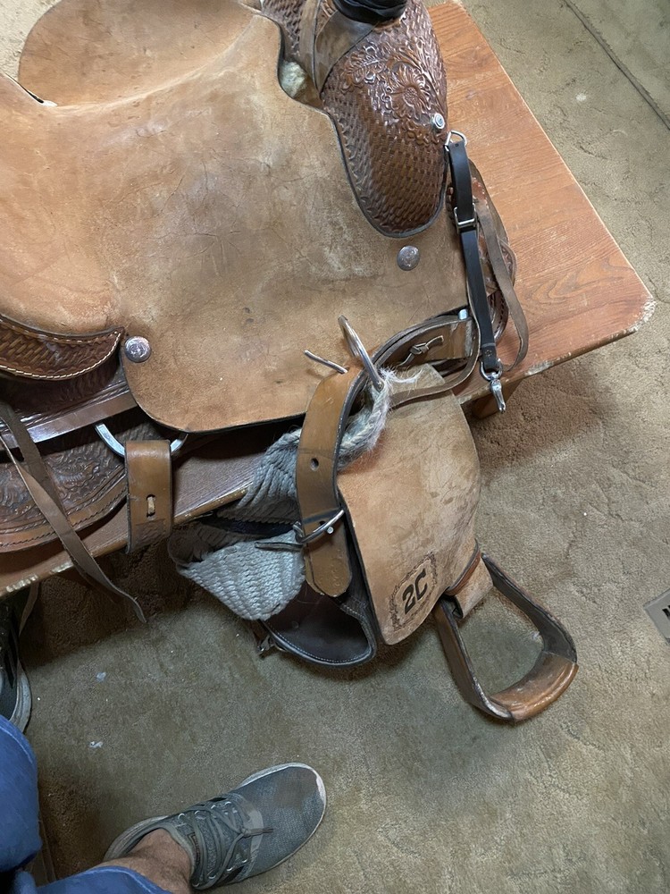 16 roping saddle used