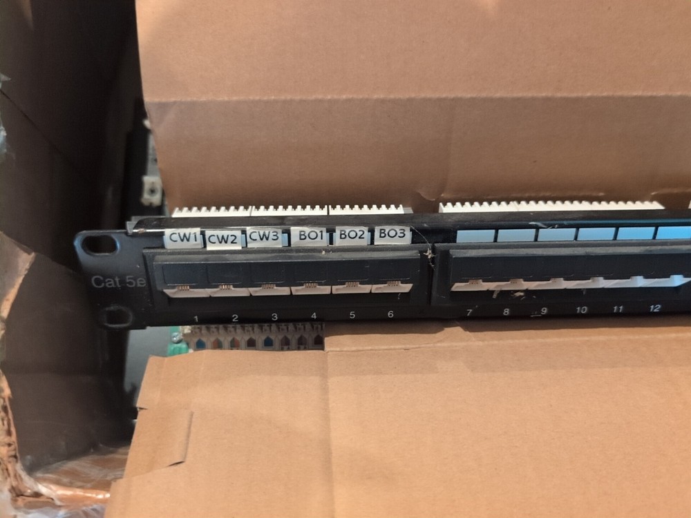 APC 21055-24 Port Rack Unit Cat 5e Panel