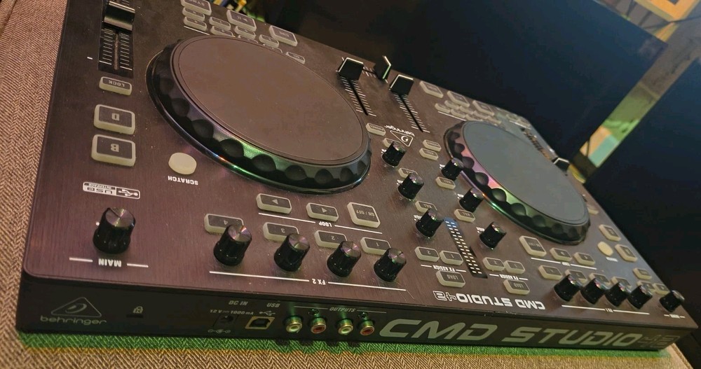 Behringer CMD Studio 4a DJ MIDI Controller w/Power working