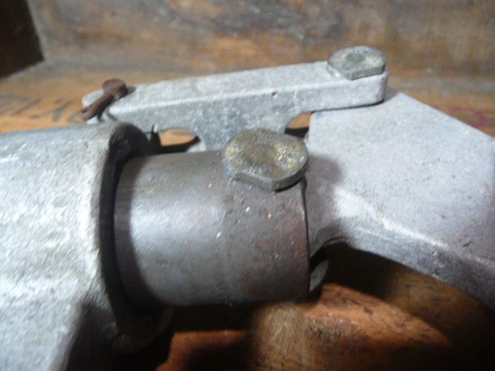 Pipe-Tytes MP4 1 3/8" hole puncher