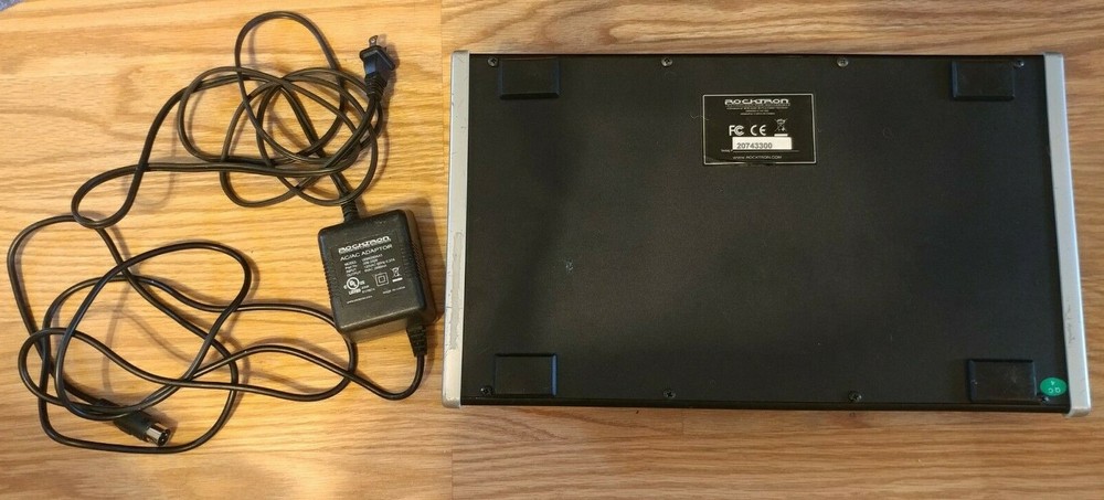 Rocktron Utopia G200 Professional Multi-FX Guitar System. Effects pedal board.