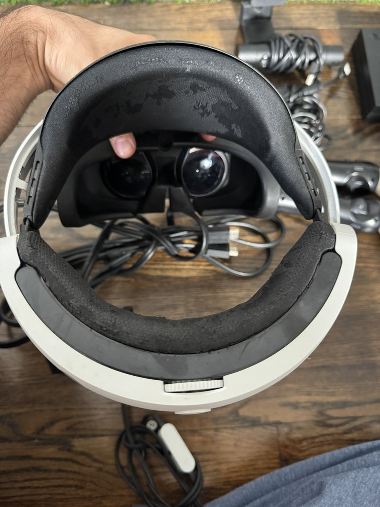 PlayStation VR (PSVR1) Complete Bundle with Original Box. Comes with everything.