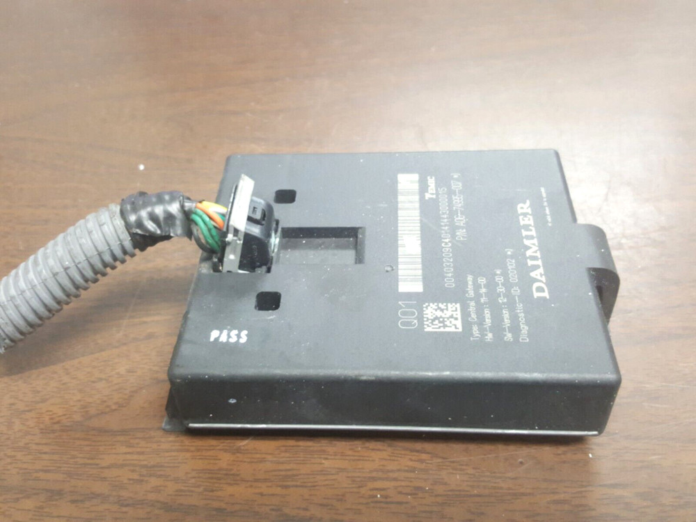 FREIGHTLINER CASCADIA CHASSIC CONTROL MODULE DAIMLER A06- 74995 -007