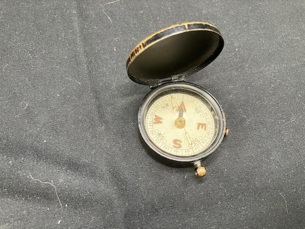 Vintage Pocket Compass with floating dial in metal lidded case