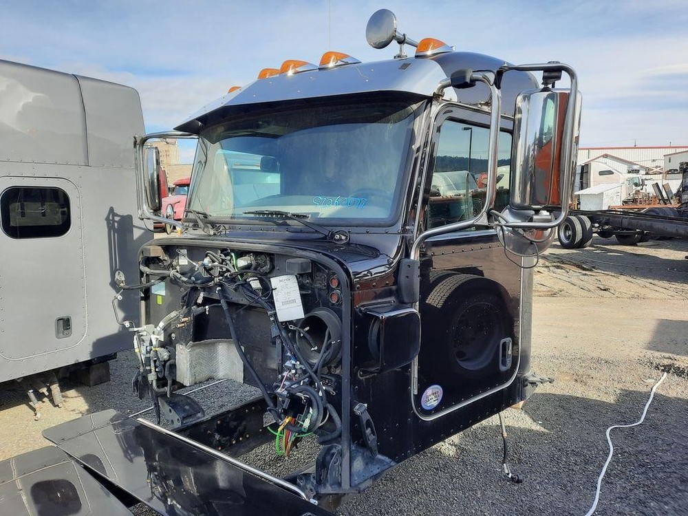 Replaces 2017 PETERBILT 365 CAB ,  WA