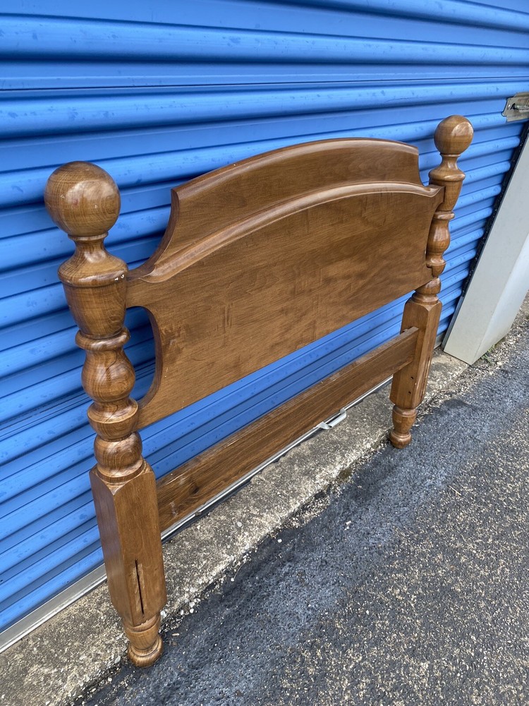 Kling Colonial (Ethan Allen) Solid Maple Twin size Cannonball Headboard