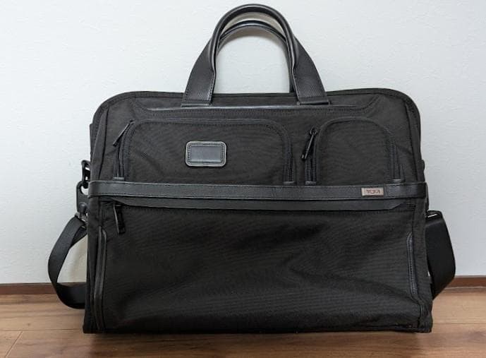 TUMI Black Briefcase Laptop Bag with Adjustable Strap Used