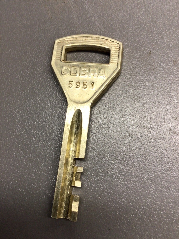 Laundromat Service Key, Cobra 5951