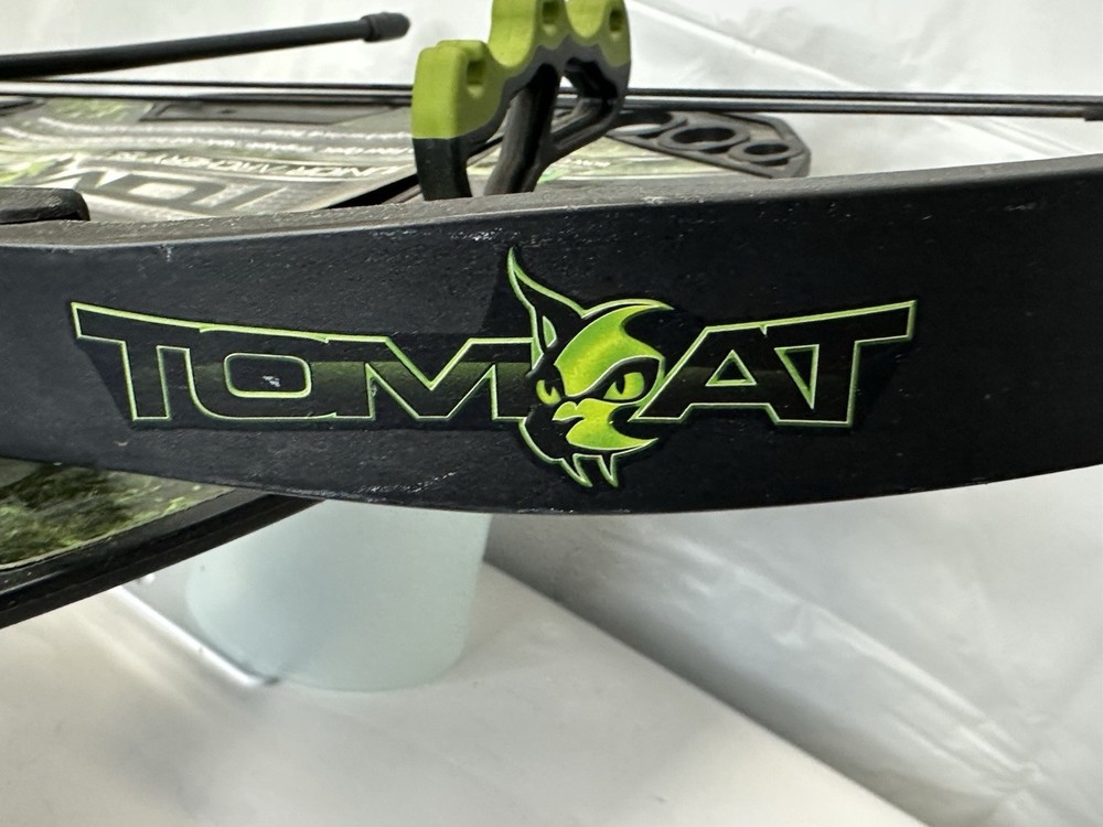 Barnett Tomcat Compound Bow - As Is
