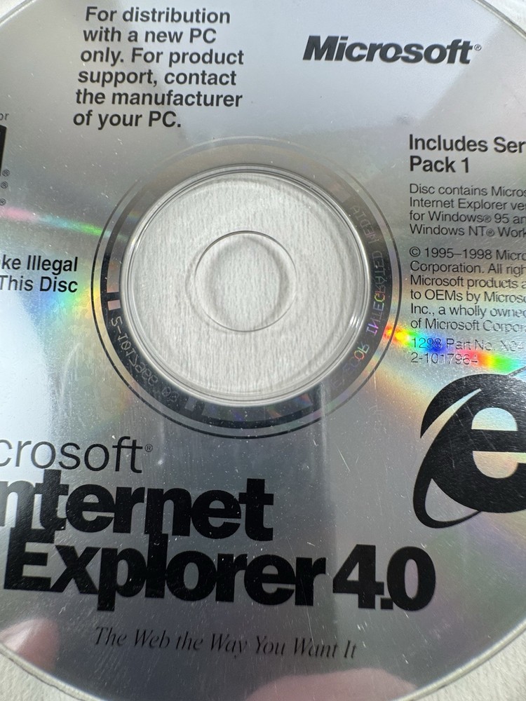 Microsoft Internet Explorer 4.0 (Includes Service Pack 1) CD for Windows 95 & NT