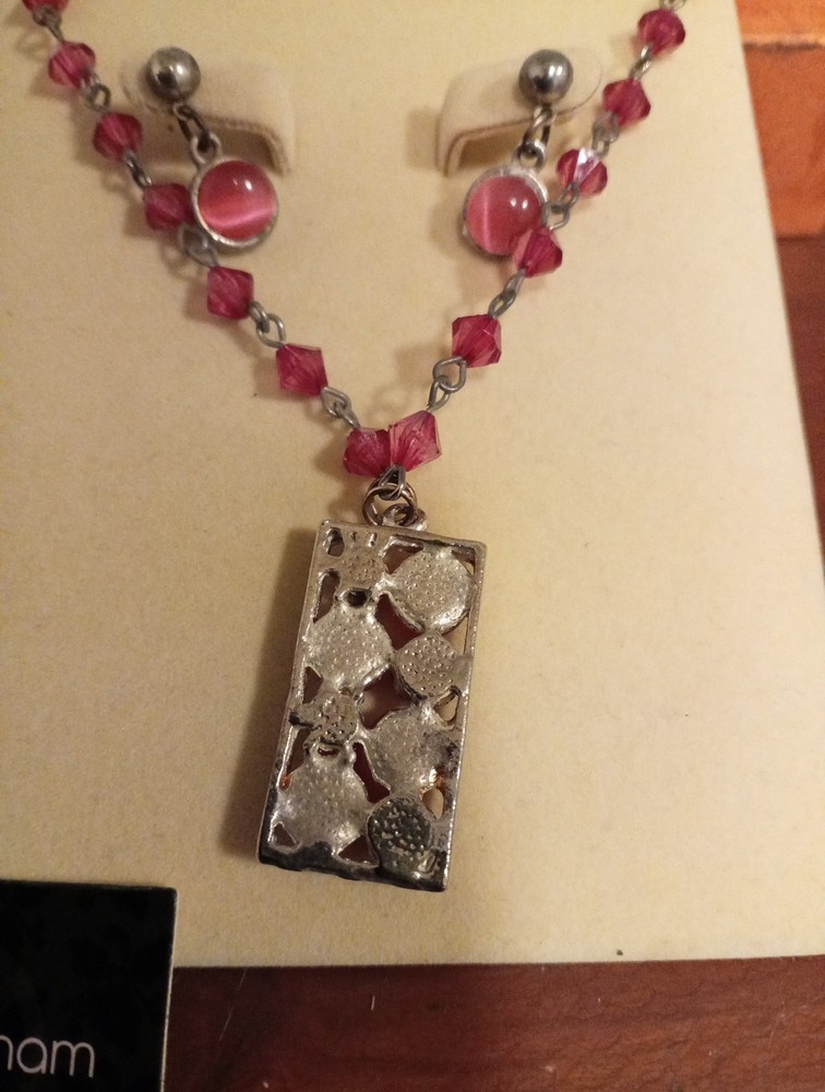 Buckingham Pendant Necklace & Stud Earing Set, Boxed