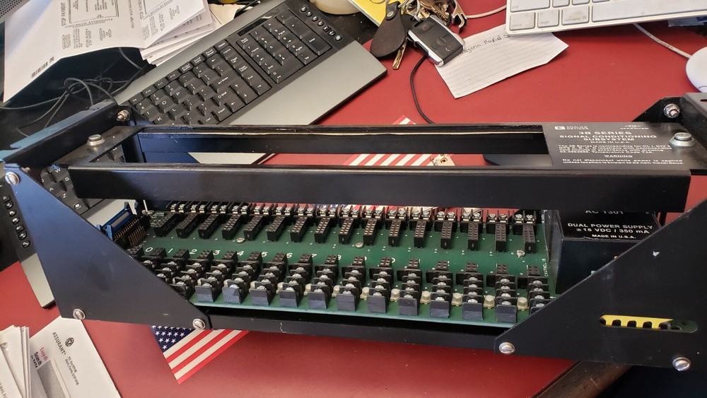 ANALOG DEVICES 3B01 16CH BACKPLANE MULTIPLEXER SYSTEM ( E1-2)