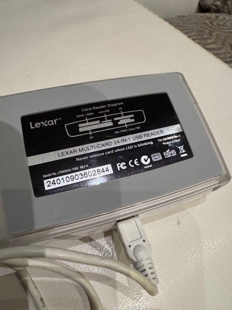 LEXAR MULTICARD 24-IN-1 USB CARD READER