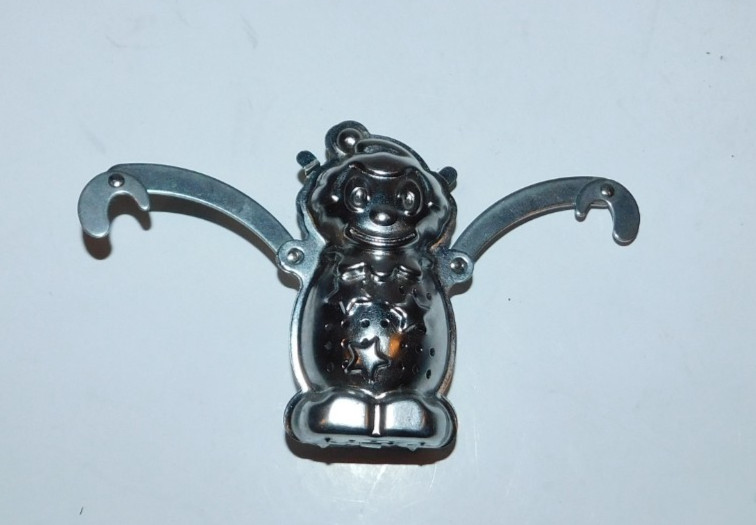NEAT CLOWN SHAPE TEA STRAINER