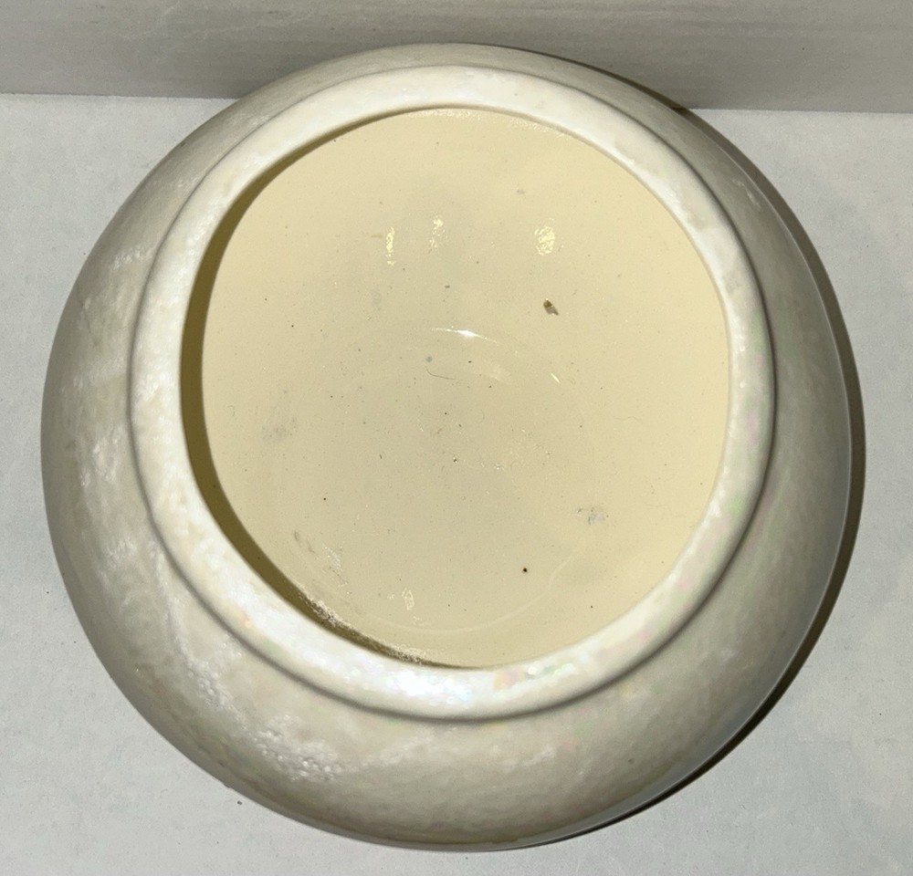Decorative Ceramic Ivory Planter Pot Or vase, Iridescent Glaze.
